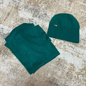 Calvin Klein Emerald/Teal Hat & Scarf Set